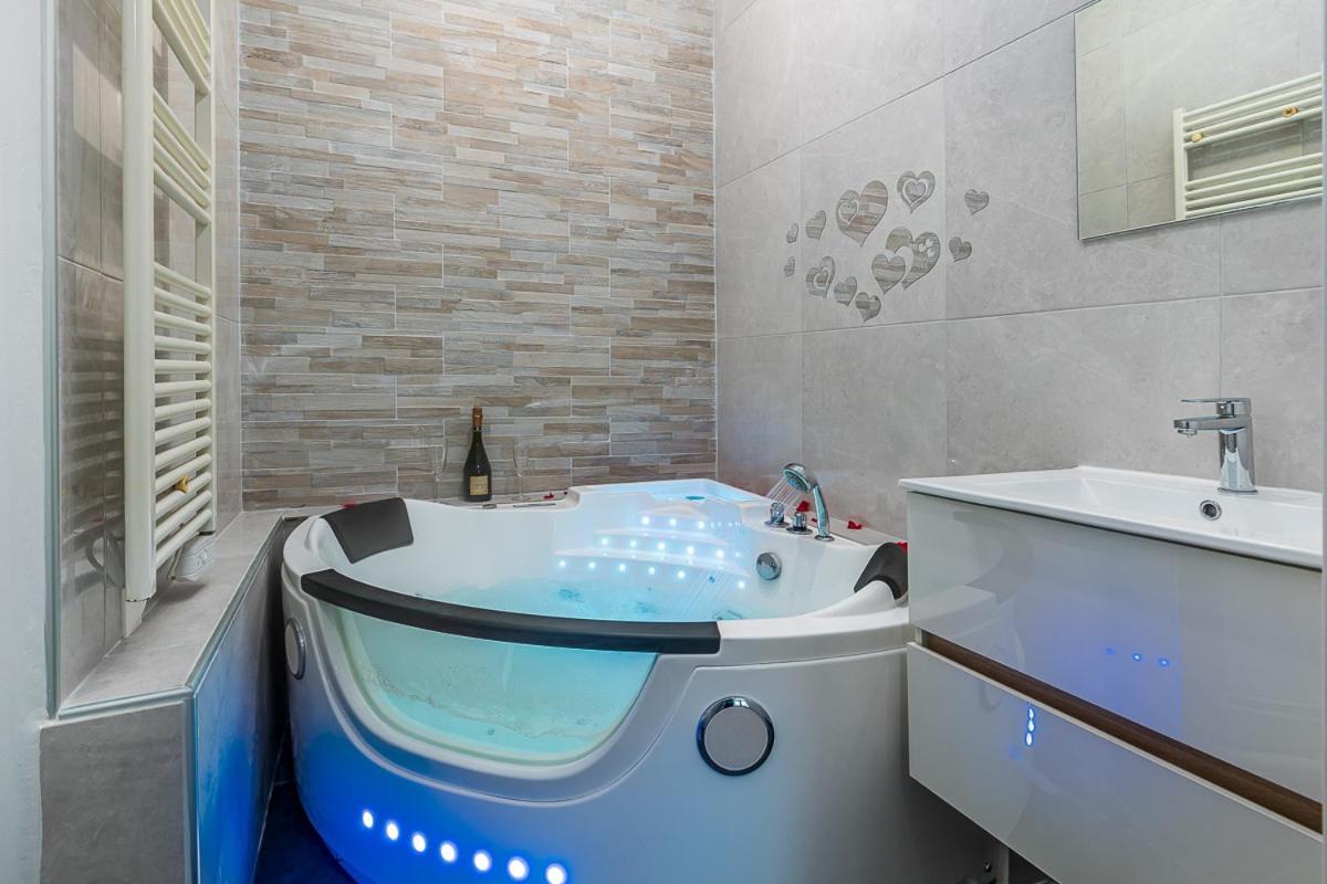 Havre De Paix Jacuzzi Apartment Asnieres-sur-Seine Exterior photo